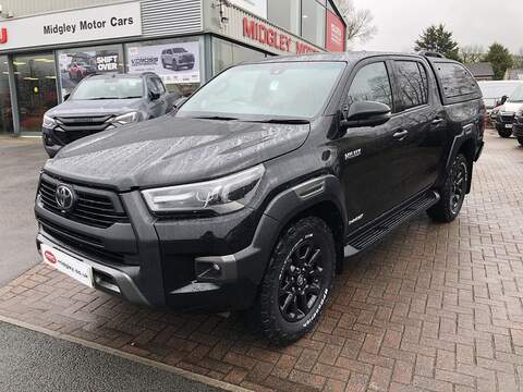 Toyota Hilux, 2.8 D-4D-h Invincible X Pickup 4dr Diesel Hybrid Auto 4WD Euro 6 (204 ps)