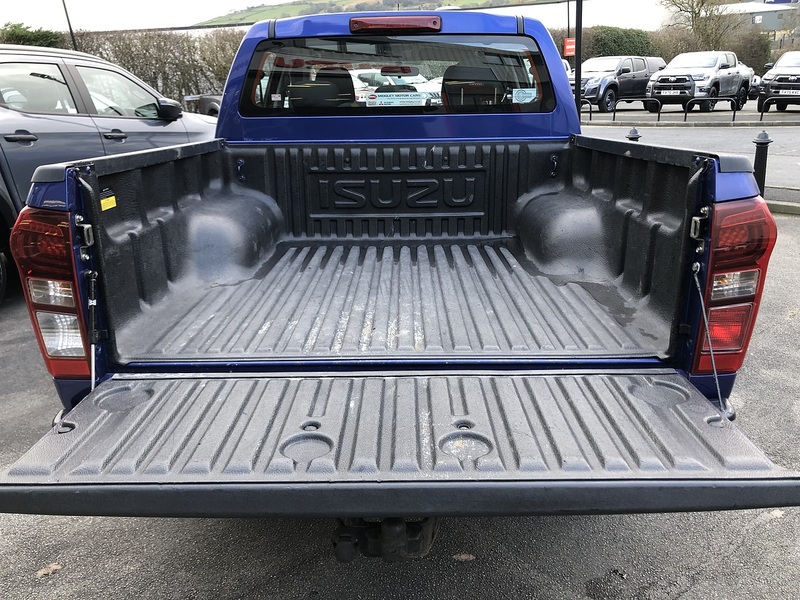 Isuzu TD Yukon Pickup 1.9 Manual Diesel