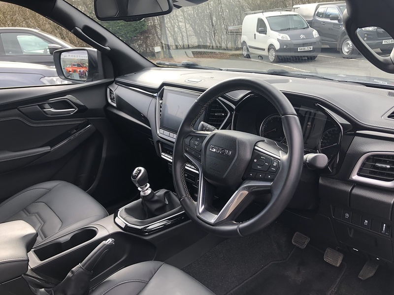 Isuzu 1.9 TD V-Cross Pickup Double Cab 4dr Diesel Manual 4WD Euro 6 (s/s) (164 ps)
