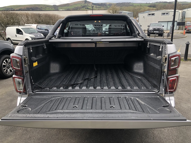 Isuzu 1.9 TD V-Cross Pickup Double Cab 4dr Diesel Manual 4WD Euro 6 (s/s) (164 ps)