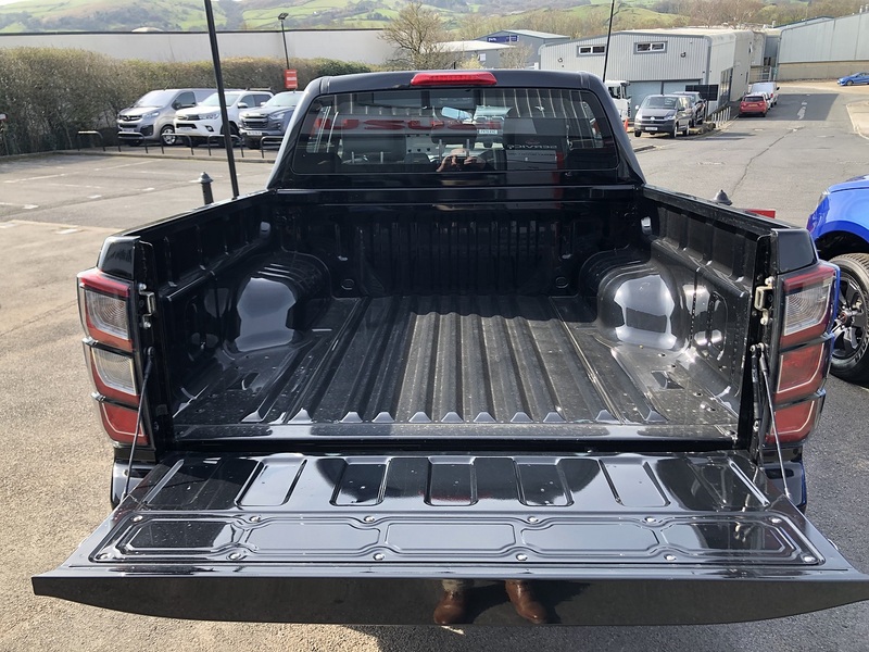 Isuzu 1.9 TD DL40 Pickup Double Cab 4dr Diesel Manual 4WD Euro 6 (s/s) (164 ps)