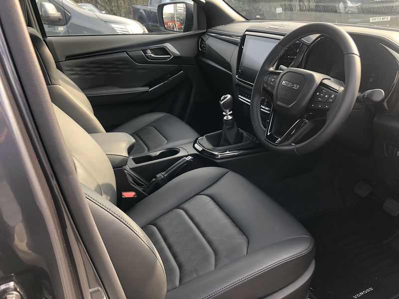 Isuzu 1.9 TD V-Cross Pickup Double Cab 4dr Diesel Manual 4WD Euro 6 (s/s) (164 ps)