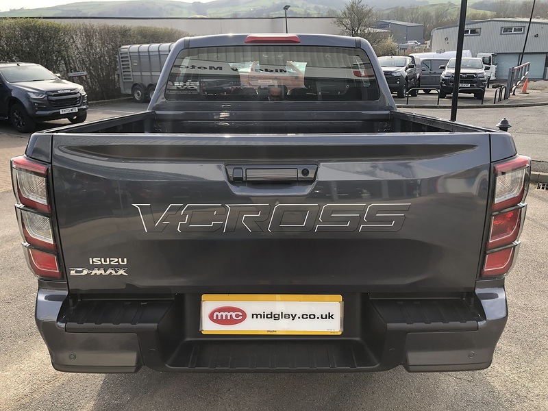 Isuzu 1.9 TD V-Cross Pickup Double Cab 4dr Diesel Manual 4WD Euro 6 (s/s) (164 ps)