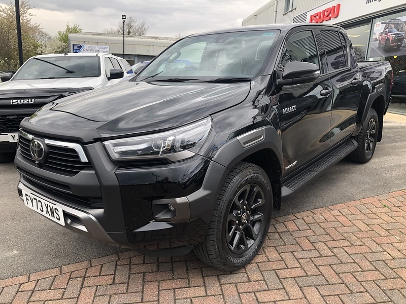 Toyota 2.8 D-4D Invincible X Double Pickup Double Cab 4dr Diesel Auto 4WD Euro 6 (s/s) (204 ps)