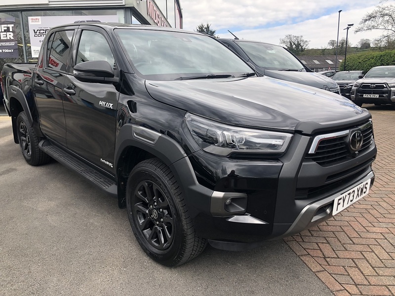 Toyota 2.8 D-4D Invincible X Double Pickup Double Cab 4dr Diesel Auto 4WD Euro 6 (s/s) (204 ps)