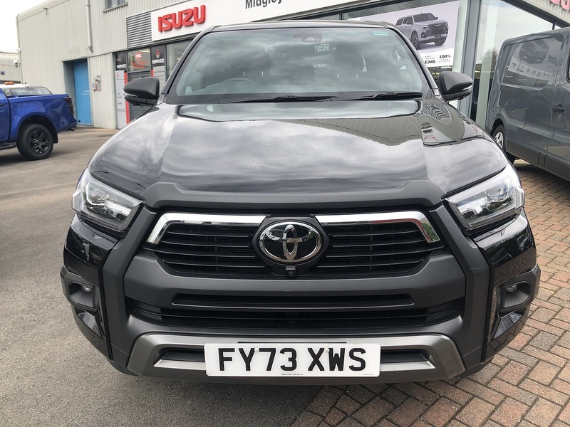 Toyota 2.8 D-4D Invincible X Double Pickup Double Cab 4dr Diesel Auto 4WD Euro 6 (s/s) (204 ps)