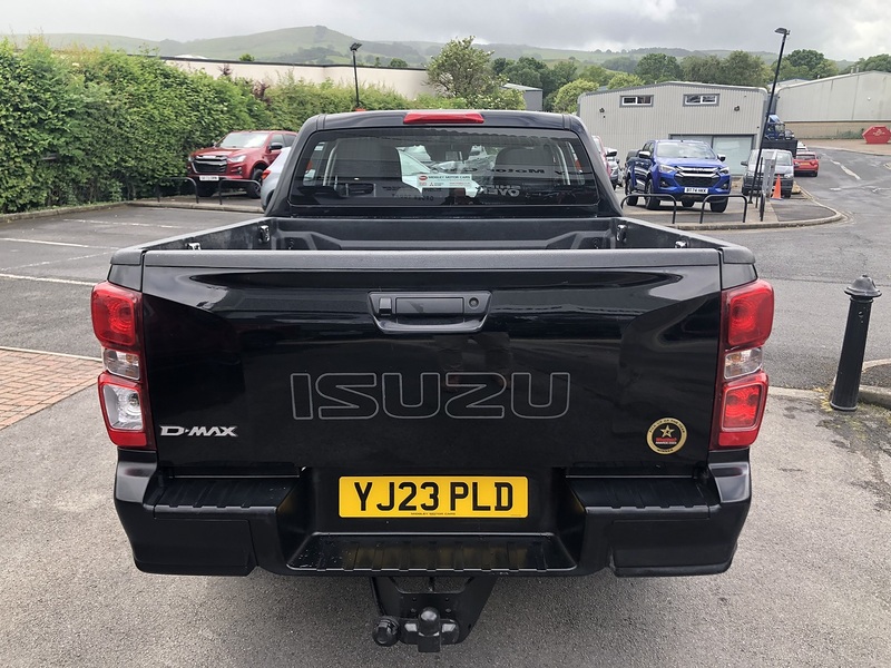 Isuzu Utility Dcb Pick Up 1.9 Manual Diesel