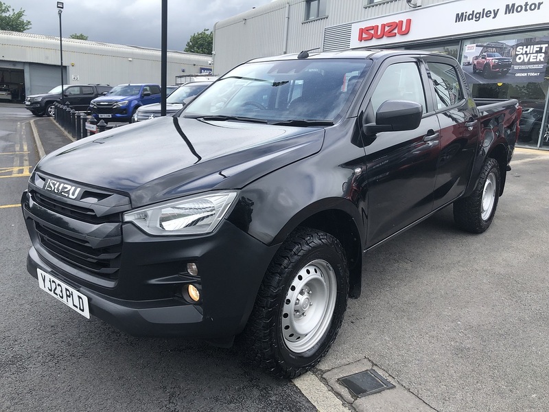 Isuzu Utility Dcb Pick Up 1.9 Manual Diesel