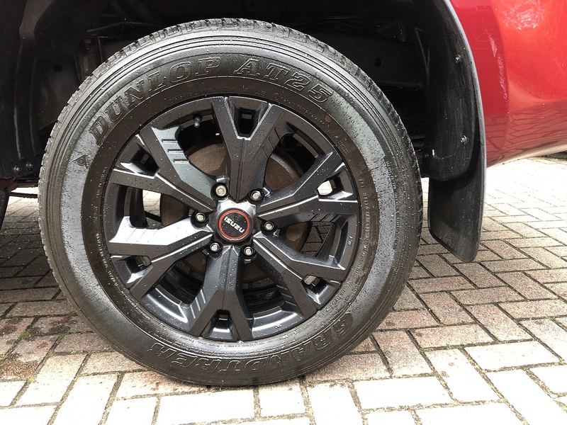 Isuzu 1.9 TD V-Cross Pickup Double Cab 4dr Diesel Manual 4WD Euro 6 (s/s) (164 ps)
