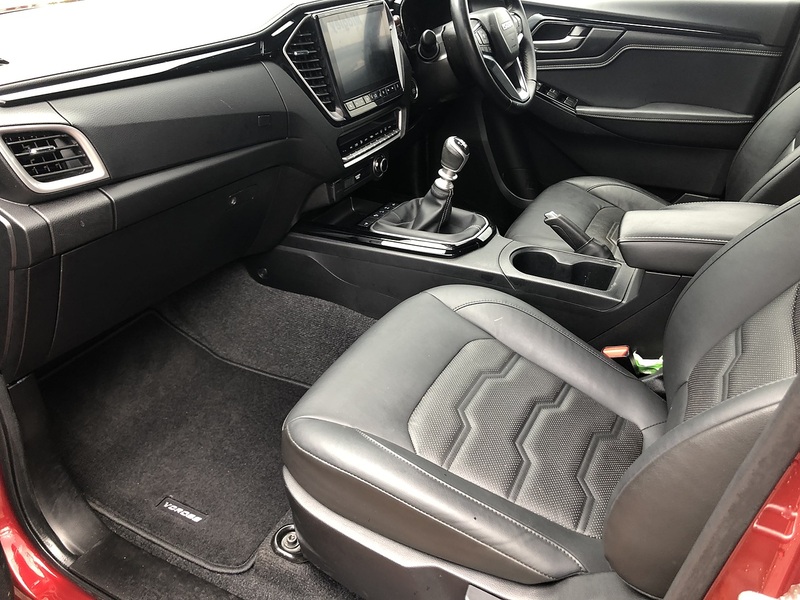 Isuzu 1.9 TD V-Cross Pickup Double Cab 4dr Diesel Manual 4WD Euro 6 (s/s) (164 ps)