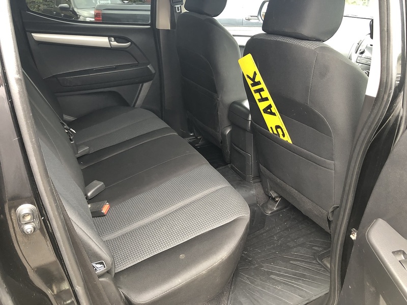 Isuzu TD Yukon Pickup 2.5 Manual Diesel