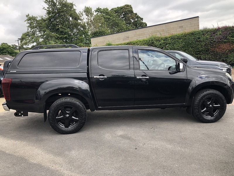 Isuzu TD Yukon Pickup 2.5 Manual Diesel