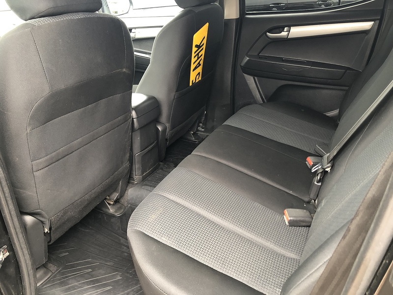 Isuzu TD Yukon Pickup 2.5 Manual Diesel