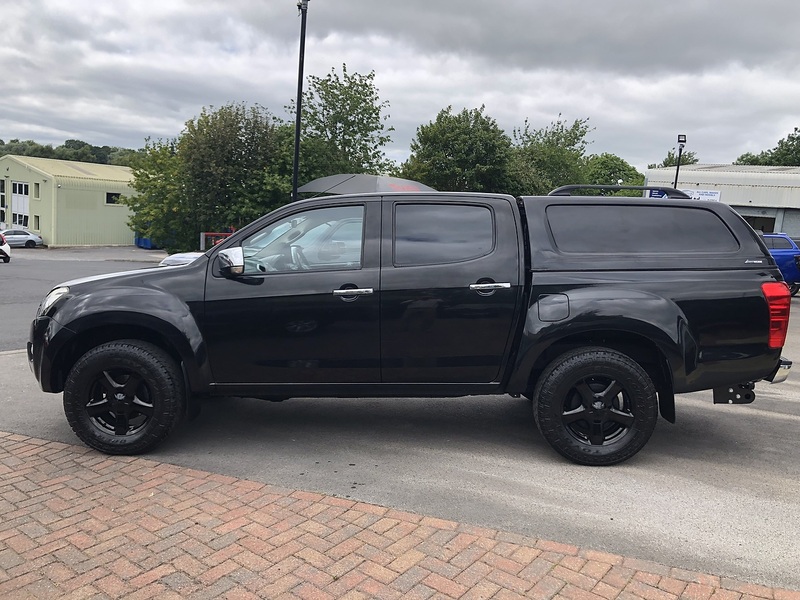 Isuzu TD Yukon Pickup 2.5 Manual Diesel