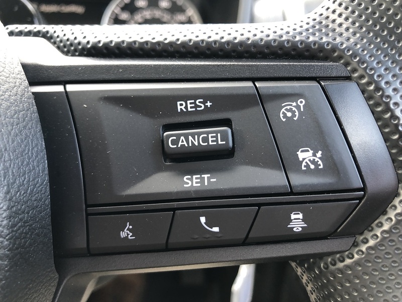Mitsubishi Titan Pickup 2.4 Automatic Diesel