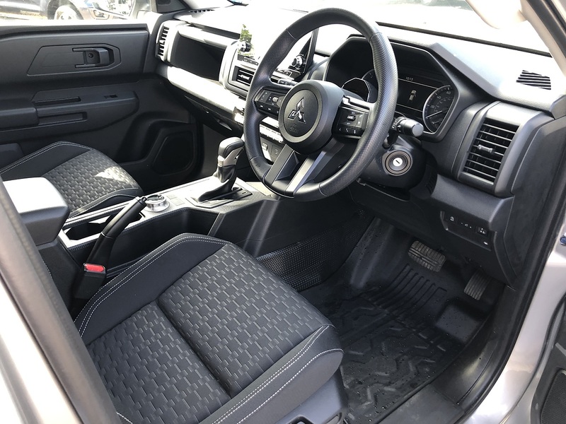 Mitsubishi Titan Pickup 2.4 Automatic Diesel