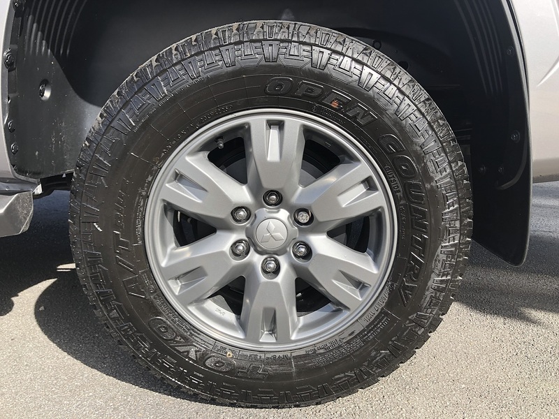 Mitsubishi Titan Pickup 2.4 Automatic Diesel