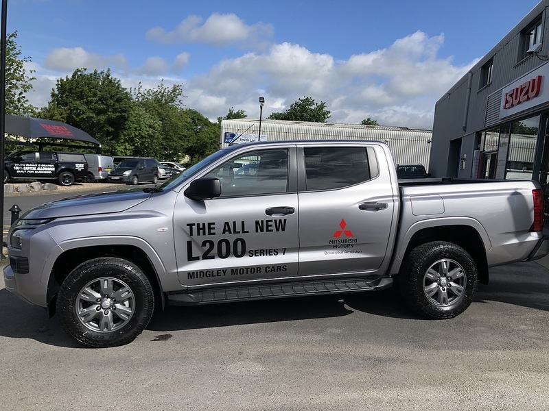 Mitsubishi Titan Pickup 2.4 Automatic Diesel