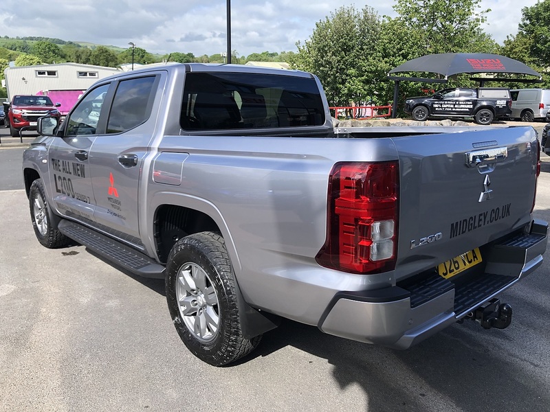 Mitsubishi Titan Pickup 2.4 Automatic Diesel