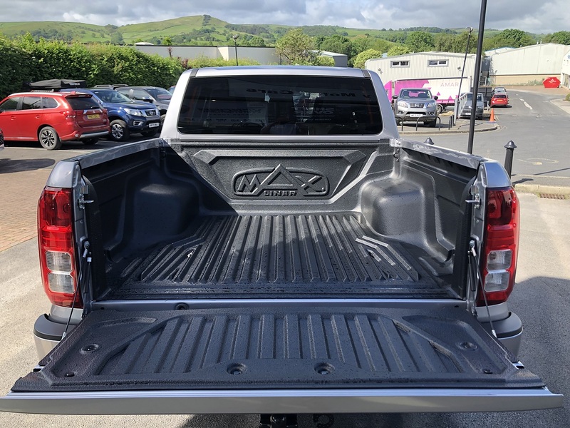 Mitsubishi Titan Pickup 2.4 Automatic Diesel