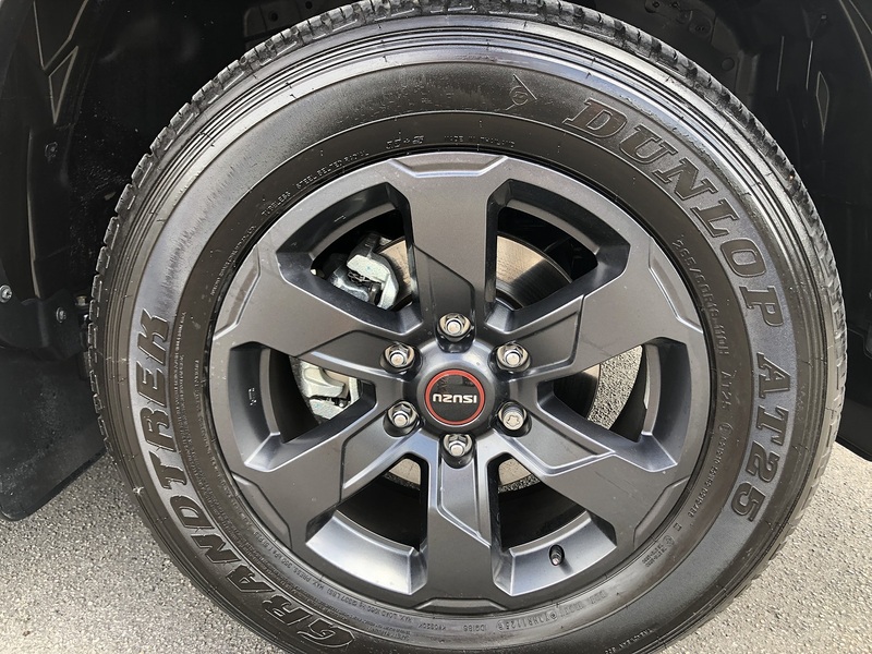 Isuzu 1.9 TD V-Cross Commercial Pickup 4dr Diesel Auto 4WD Euro 6 (s/s) (164 ps)