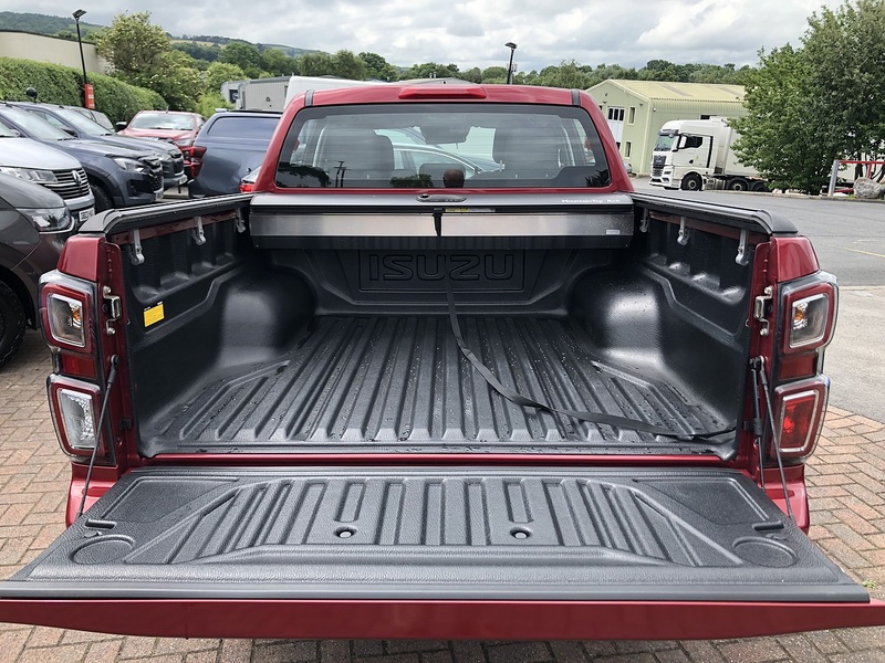 Isuzu 1.9 TD DL40 Pickup Double Cab 4dr Diesel Auto 4WD Euro 6 (s/s) (164 ps)