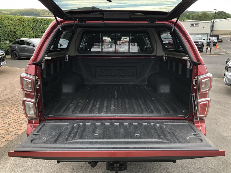 Isuzu 1.9 TD V-Cross Pickup Double Cab 4dr Diesel Auto 4WD Euro 6 (s/s) (164 ps)