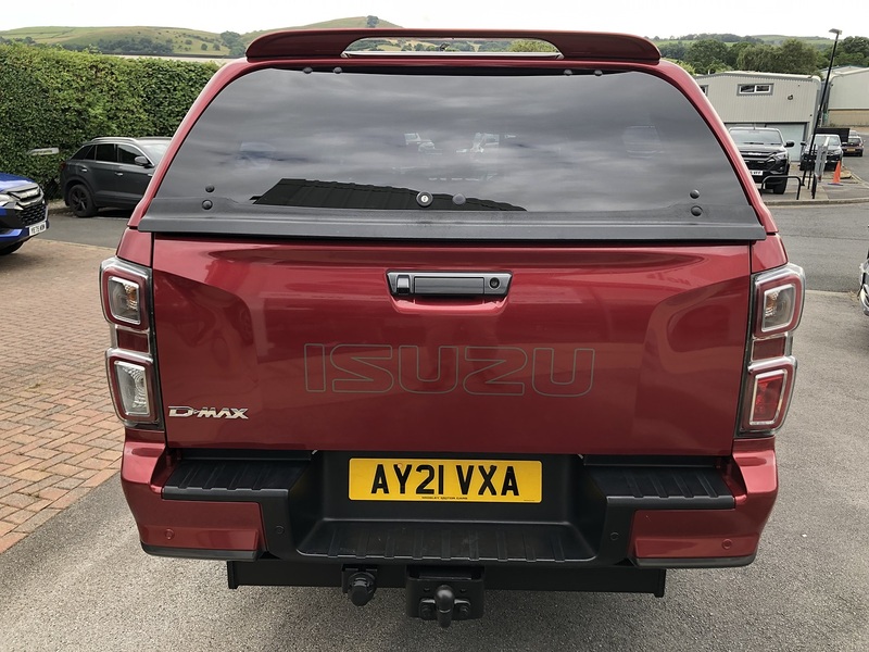 Isuzu 1.9 TD V-Cross Pickup Double Cab 4dr Diesel Auto 4WD Euro 6 (s/s) (164 ps)