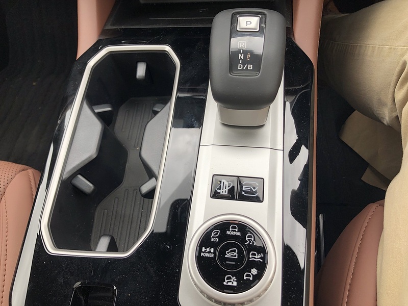 Mitsubishi PHEV Diamond SUV 2.4 Auto Petrol/Electric