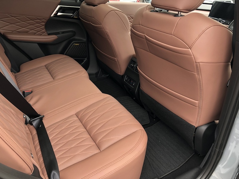 Mitsubishi PHEV Diamond SUV 2.4 Auto Petrol/Electric