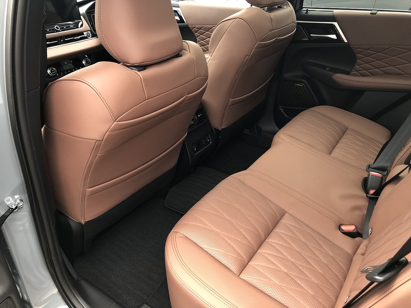 Mitsubishi PHEV Diamond SUV 2.4 Auto Petrol/Electric