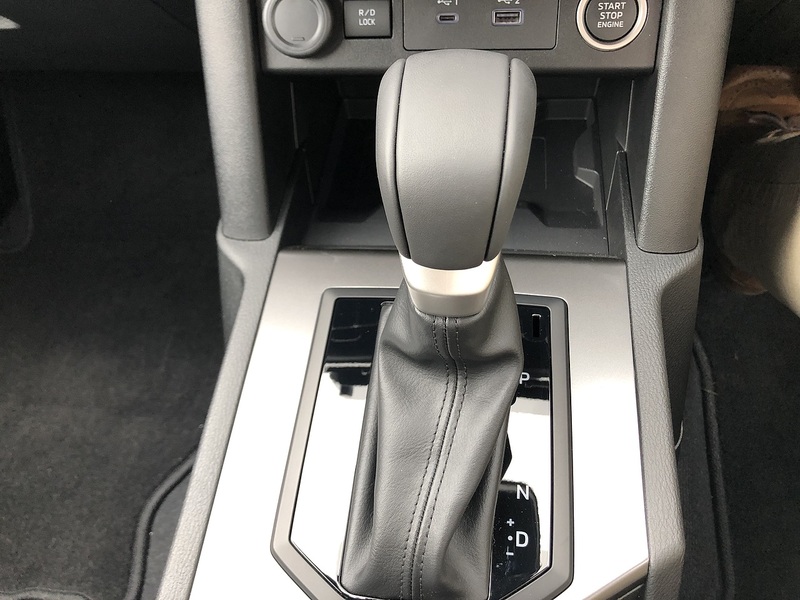 Mitsubishi Barbarian 2.4 Pickup Automatic Diesel