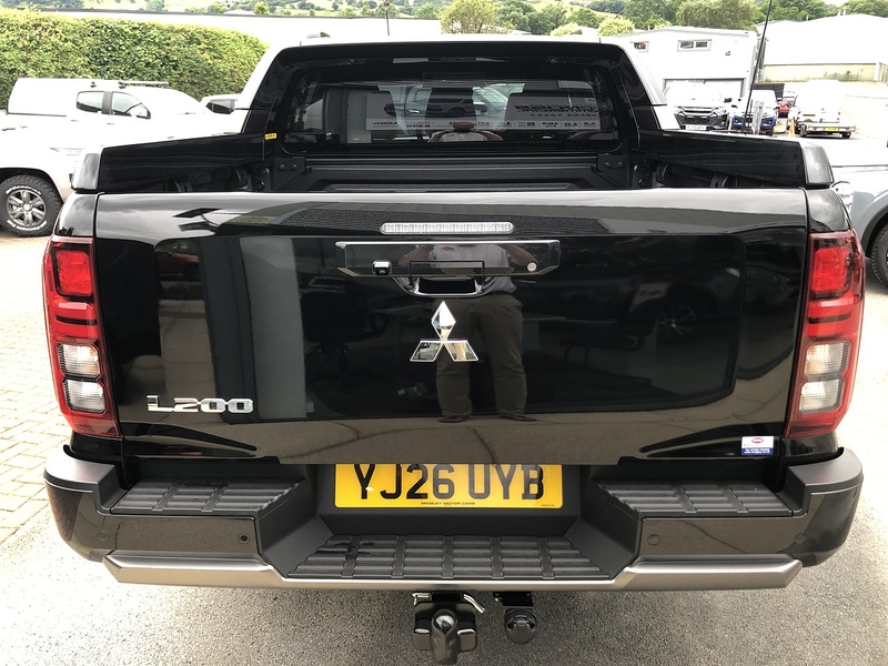 Mitsubishi Barbarian 2.4 Pickup Automatic Diesel