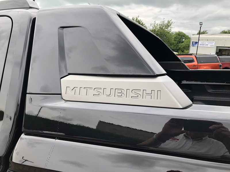 Mitsubishi Barbarian 2.4 Pickup Automatic Diesel