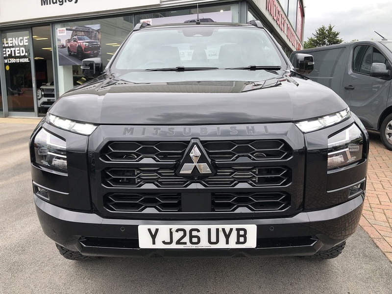 Mitsubishi Barbarian 2.4 Pickup Automatic Diesel