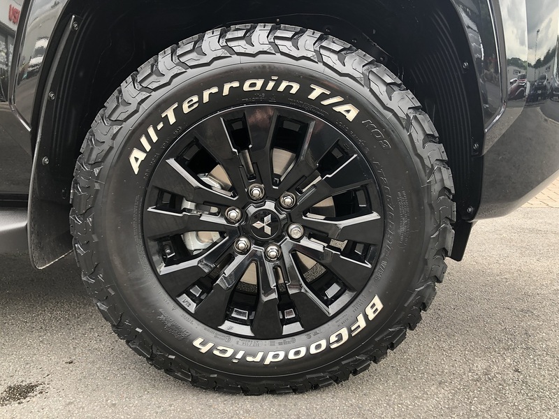 Mitsubishi Barbarian 2.4 Pickup Automatic Diesel