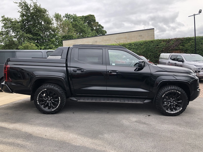 Mitsubishi Barbarian 2.4 Pickup Automatic Diesel