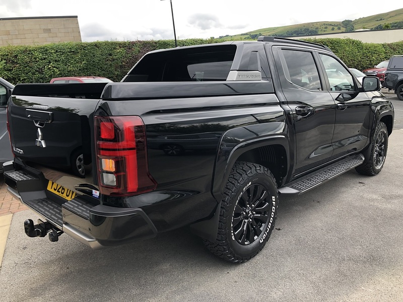 Mitsubishi Barbarian 2.4 Pickup Automatic Diesel