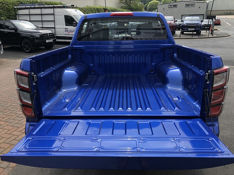 Isuzu 1.9 TD DL40 Pickup Double Cab 4dr Diesel Manual 4WD Euro 6 (s/s) (164 ps)