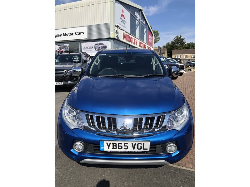 Mitsubishi 2.4 DI-D DC Warrior Pickup Double Cab 4dr Diesel Manual 4WD Euro 5 (178 ps)