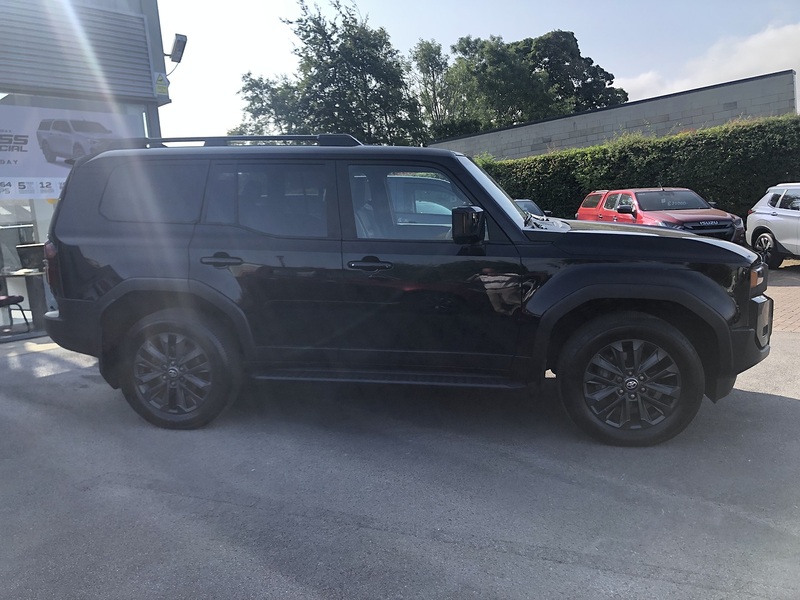 Toyota 2.8D Invincible SUV 5dr Diesel Auto 4WD Euro 6 (s/s) (LWB) (204 ps)