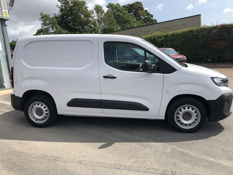 Peugeot 1.5 BlueHDi 1000 Professional Standard Panel Van 5dr Diesel Manual SWB Euro 6 (s/s) (100 ps)