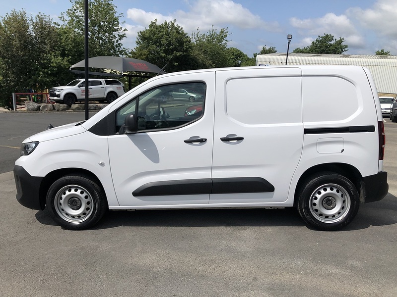 Peugeot 1.5 BlueHDi 1000 Professional Standard Panel Van 5dr Diesel Manual SWB Euro 6 (s/s) (100 ps)