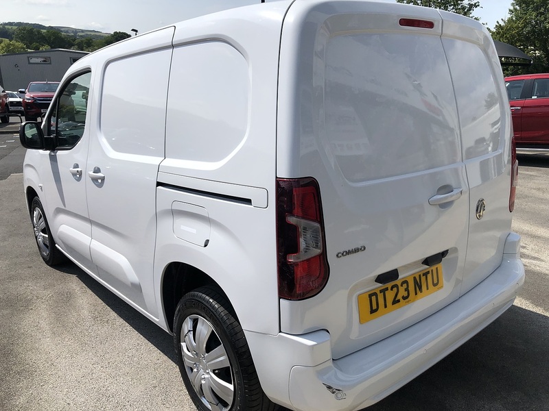 Vauxhall 1.5 Turbo D 2300 Pro Panel Van 5dr Diesel Manual L1 H1 Euro 6 (s/s) (100 ps)