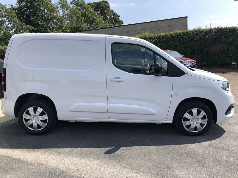 Vauxhall 1.5 Turbo D 2300 Pro Panel Van 5dr Diesel Manual L1 H1 Euro 6 (s/s) (100 ps)