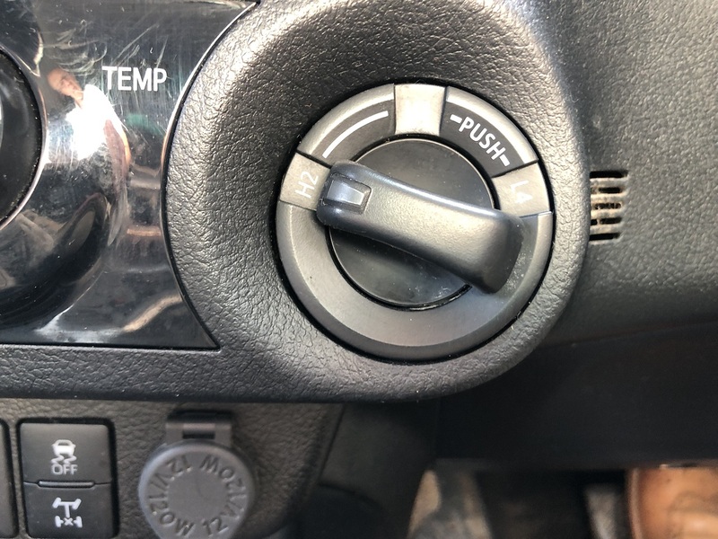 Toyota 2.8 D-4D Invincible Pickup Double Cab 4dr Diesel Auto 4WD Euro 6 (s/s) (204 ps)