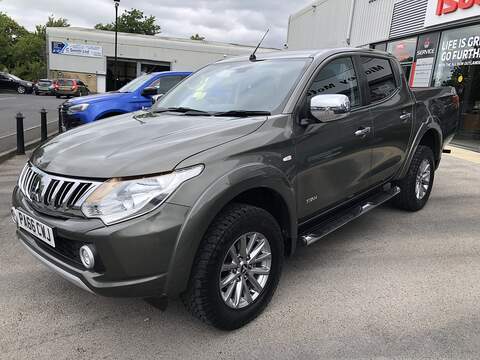 Mitsubishi L200, 2.4 DI-D DC Titan Pickup Double Cab 4dr Diesel Manual 4WD Euro 6 (178 ps)