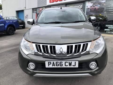 Mitsubishi L200, 2.4 DI-D DC Titan Pickup Double Cab 4dr Diesel Manual 4WD Euro 6 (178 ps)