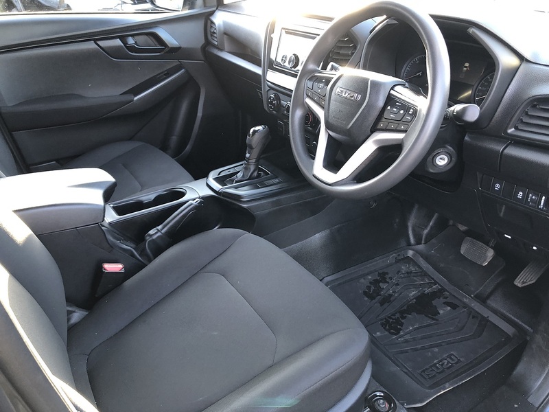 Isuzu Utility Dcb Pick Up 1.9 Automatic Diesel