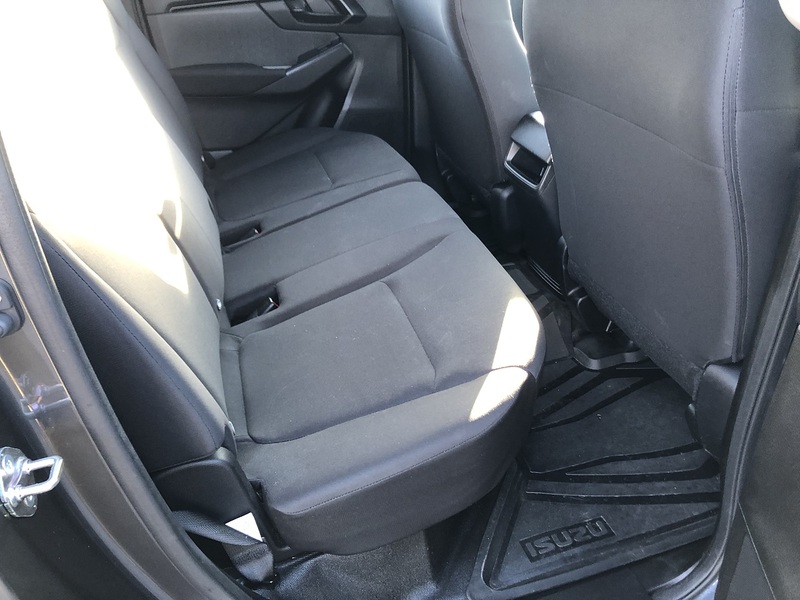 Isuzu Utility Dcb Pick Up 1.9 Automatic Diesel